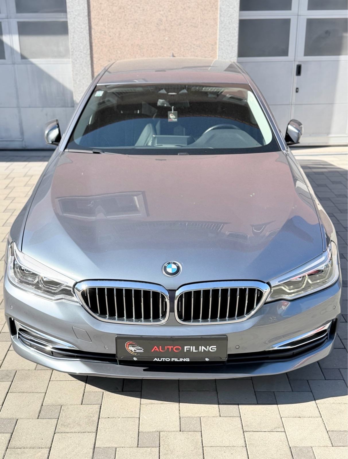 BMW serija 5 520d xDrive *LUXURY*LED*KAMERA*KOŽA*, fotografija 2