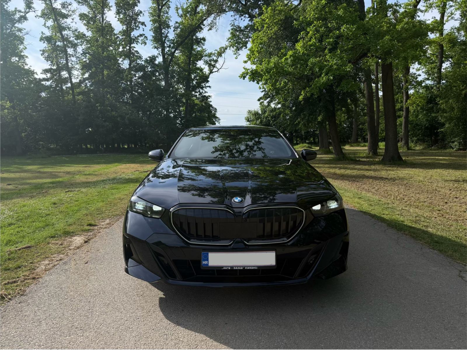 BMW serija 5 520d xDrive MSport Pro Iconic,el.kuka,tvorničko jamstvo, fotografija 2
