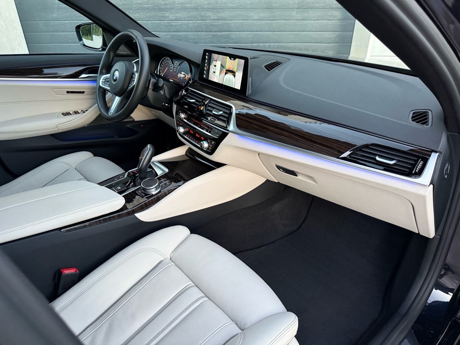 BMW serija 5 520D xDrive - M sport - Led - Kamere - Virtual - 1. Vl., fotografija 20