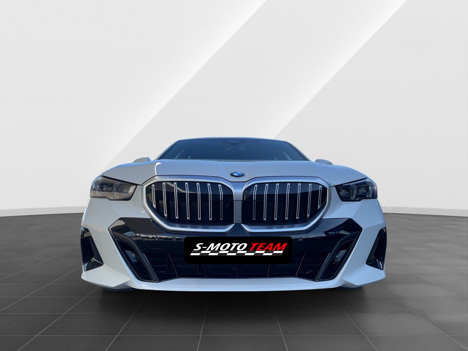 BMW serija 5 520d xDrive M-Sport, fotografija 3