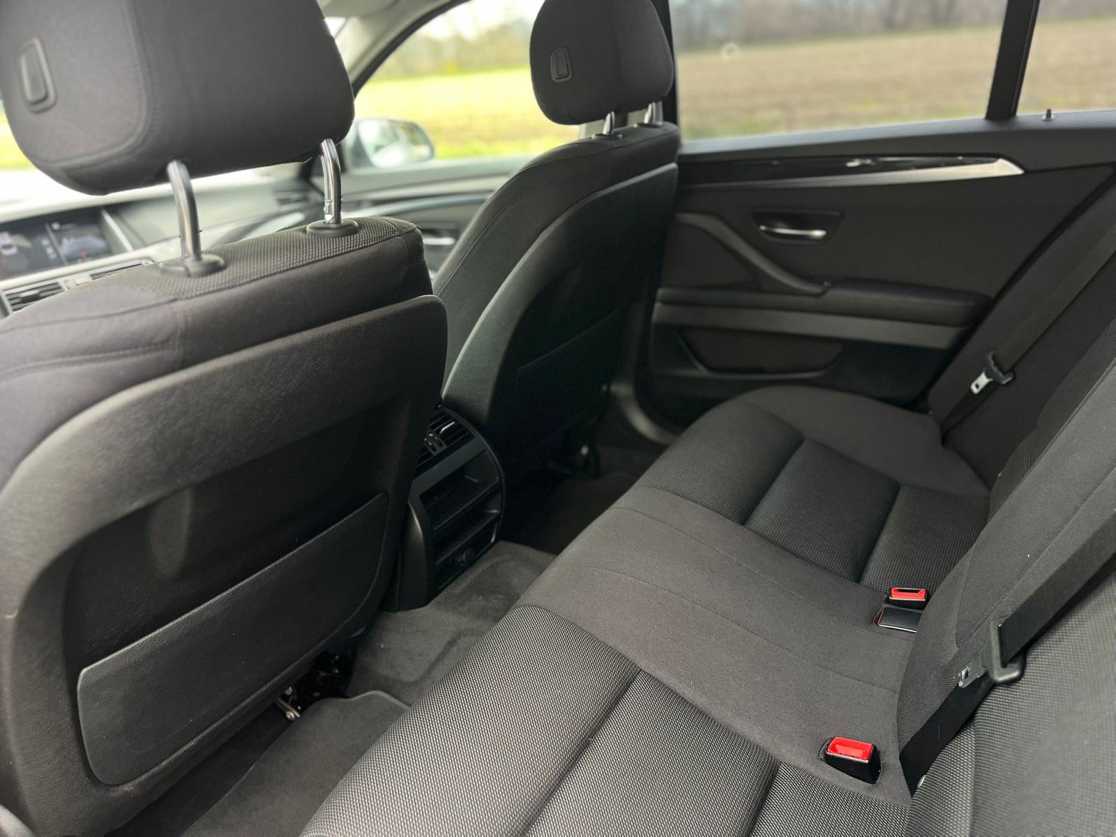 BMW serija 5 520d xDrive • 4X4 • AUTOMATIK • 2014 g. • samo 219.000 km, fotografija 14