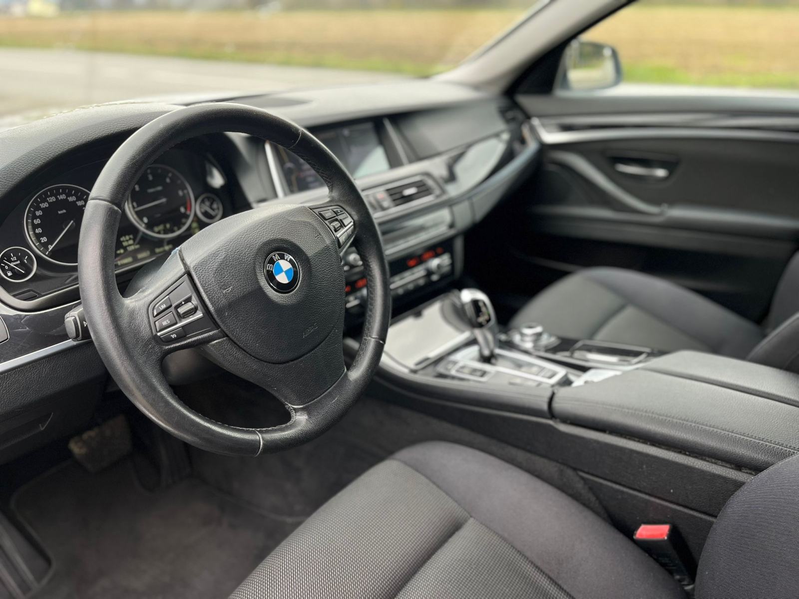 BMW serija 5 520d xDrive • 4X4 • AUTOMATIK • 2014 g. • samo 219.000 km, fotografija 10