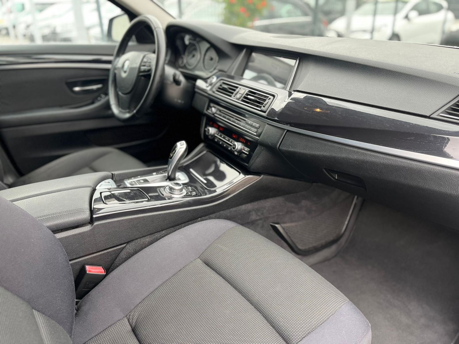 BMW serija 5 520d xDrive • 4X4 • AUTOMATIK • 2014 g. • samo 219.000 km, fotografija 11