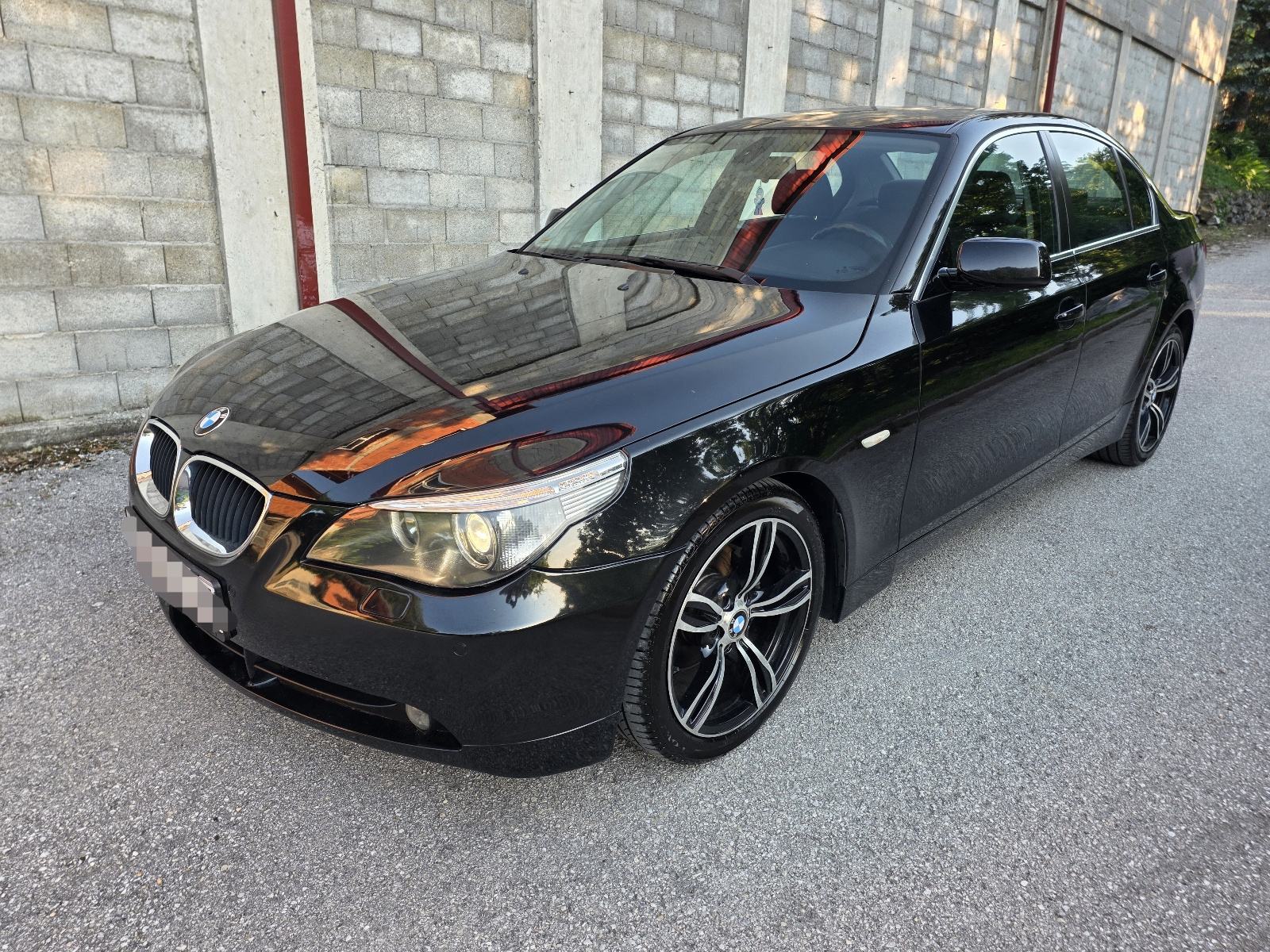 BMW serija 5 520i, 6 zyl, 1 vl, hr auto, xenon, alu, reg 06/2027, fotografija 3
