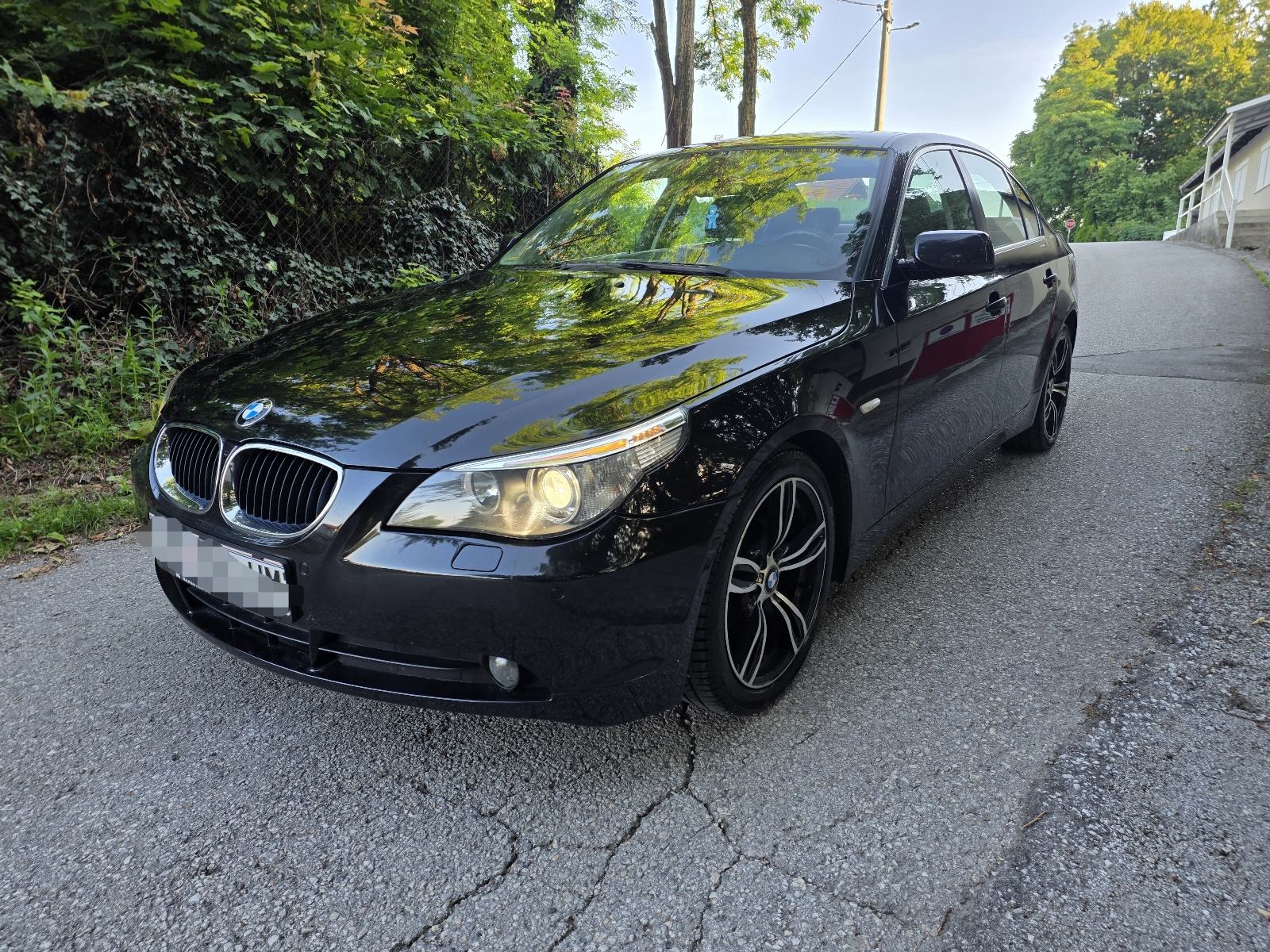 BMW serija 5 520i, 6 zyl, 1 vl, hr auto, xenon, alu, reg 06/2027, fotografija 9