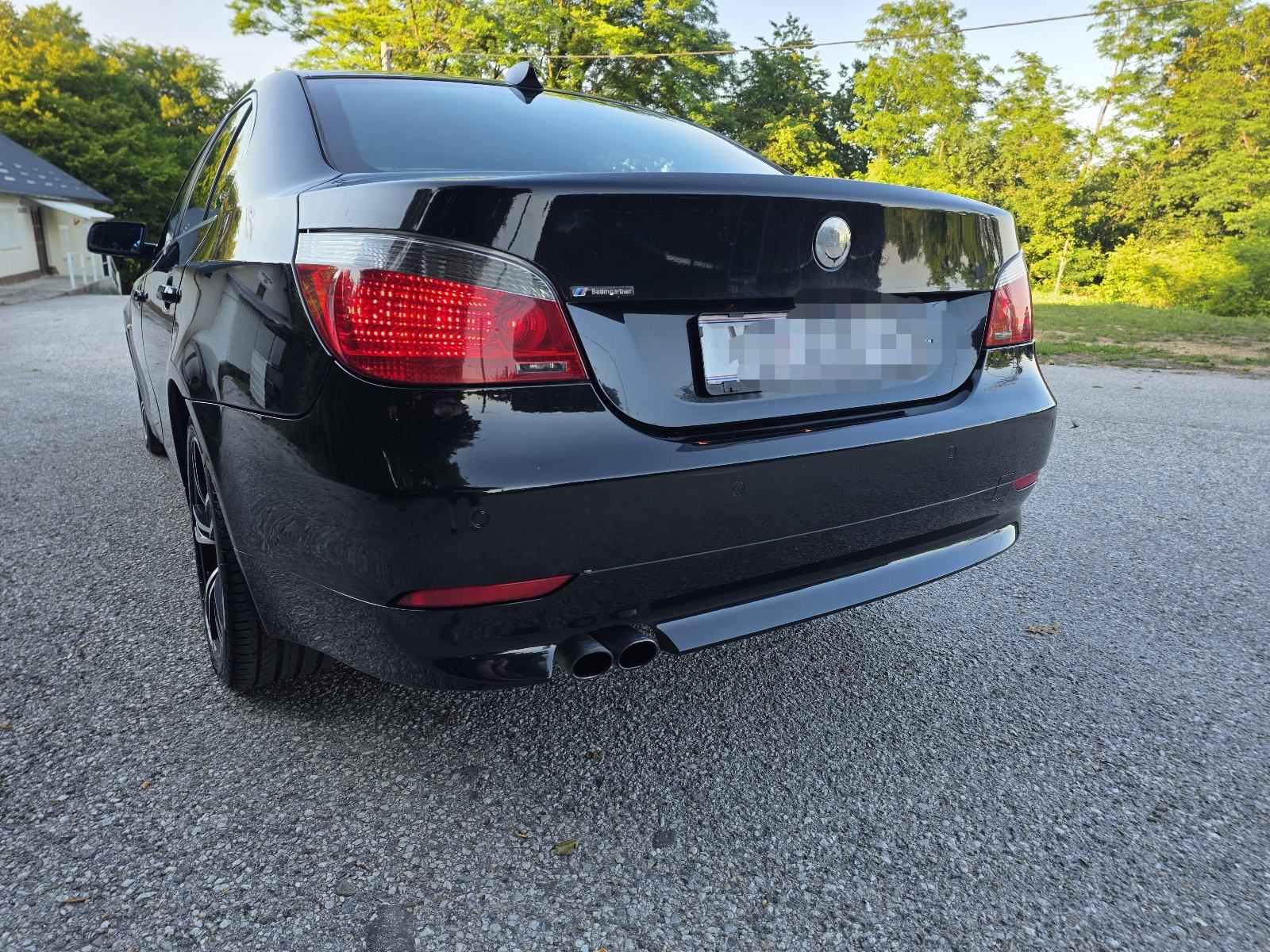 BMW serija 5 520i, 6 zyl, 1 vl, hr auto, xenon, alu, reg 06/2027, fotografija 12