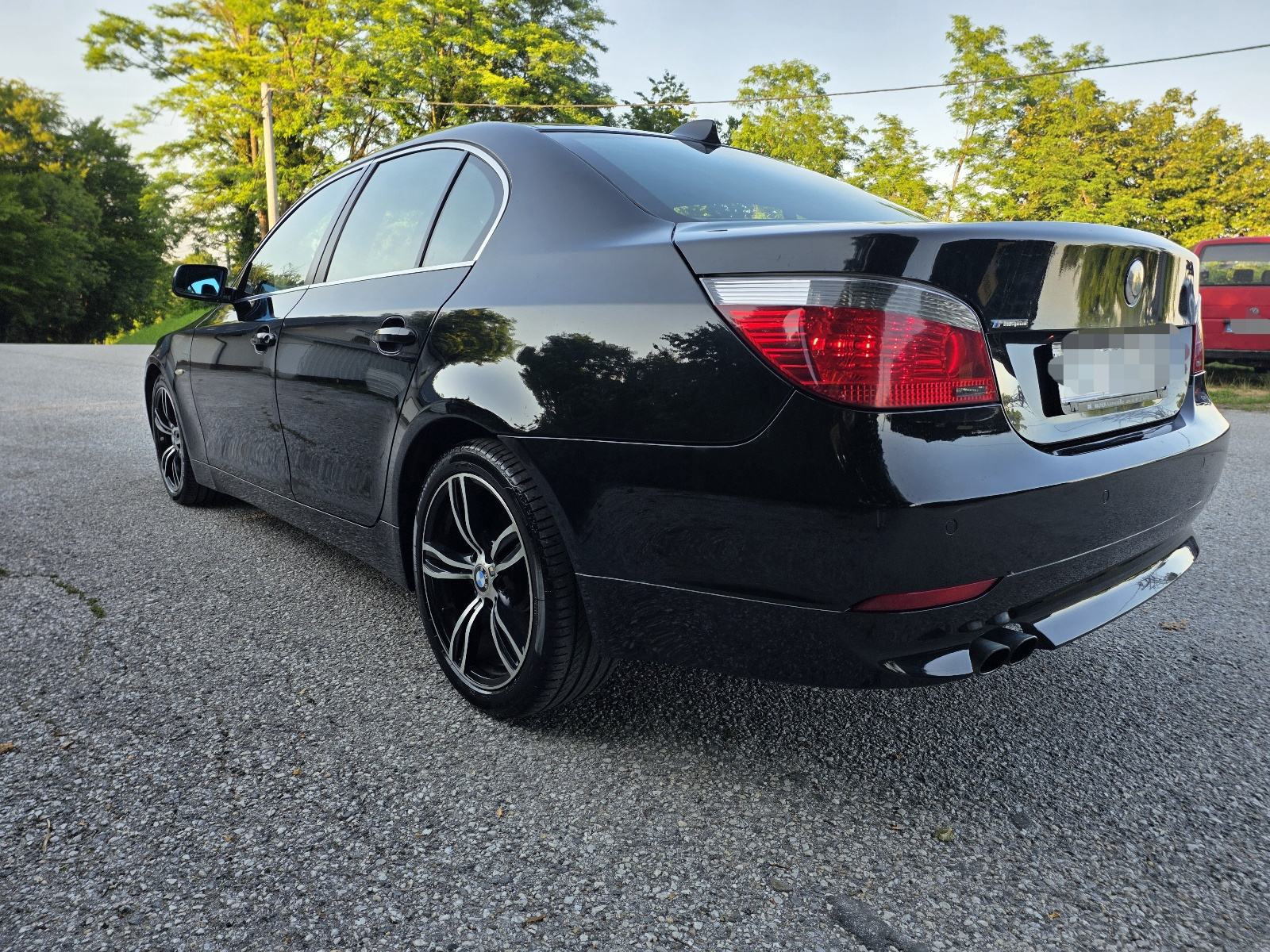 BMW serija 5 520i, 6 zyl, 1 vl, hr auto, xenon, alu, reg 06/2027, fotografija 15