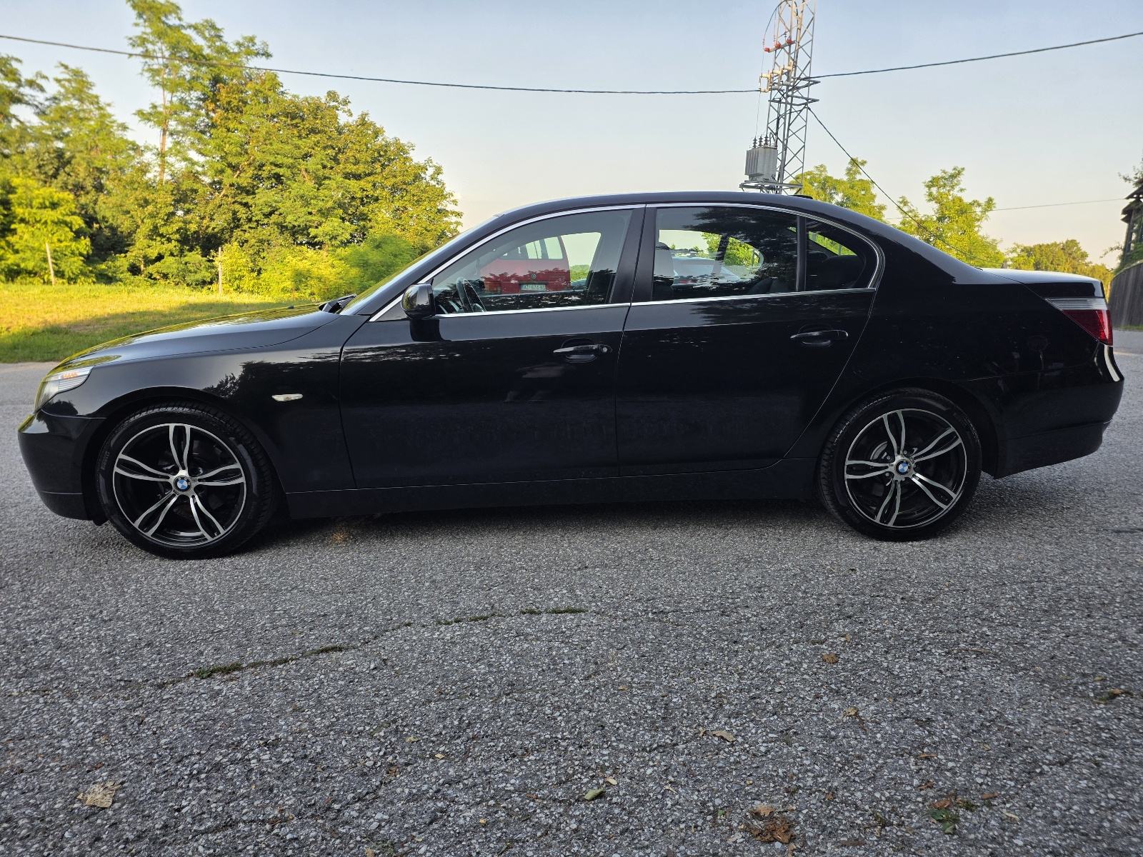BMW serija 5 520i, 6 zyl, 1 vl, hr auto, xenon, alu, reg 06/2027, fotografija 16