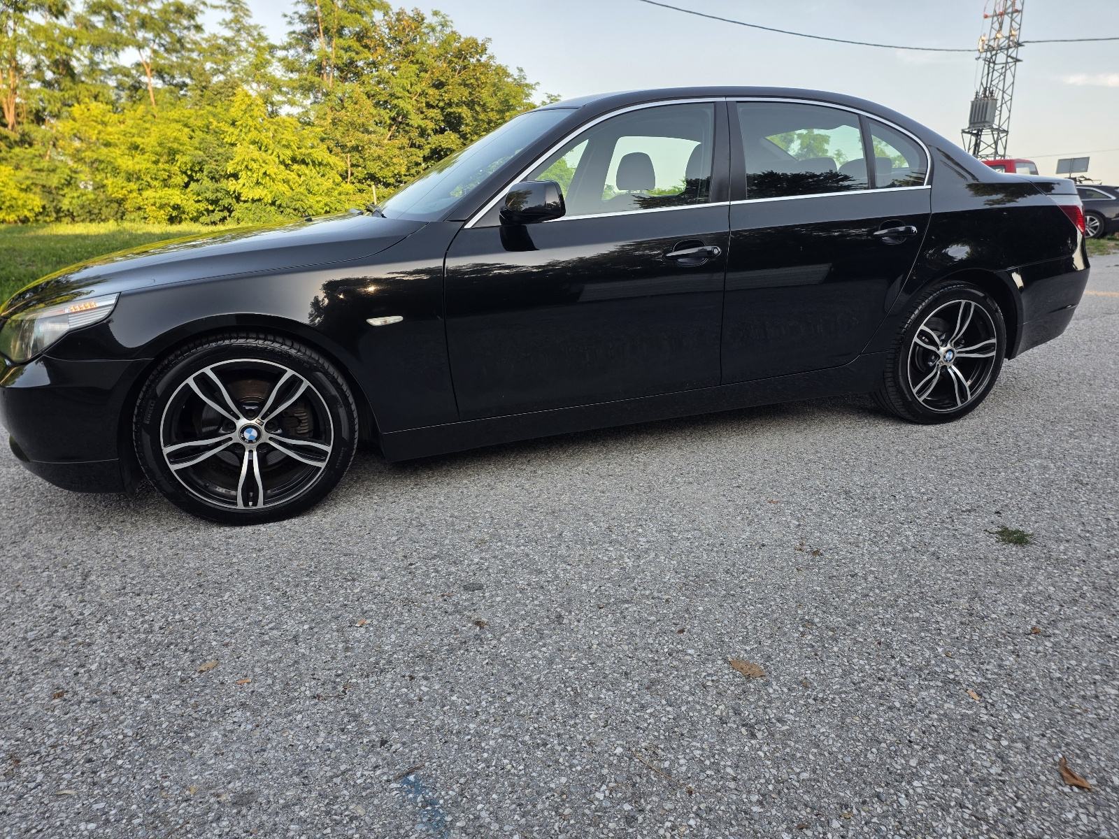 BMW serija 5 520i, 6 zyl, 1 vl, hr auto, xenon, alu, reg 06/2027, fotografija 17