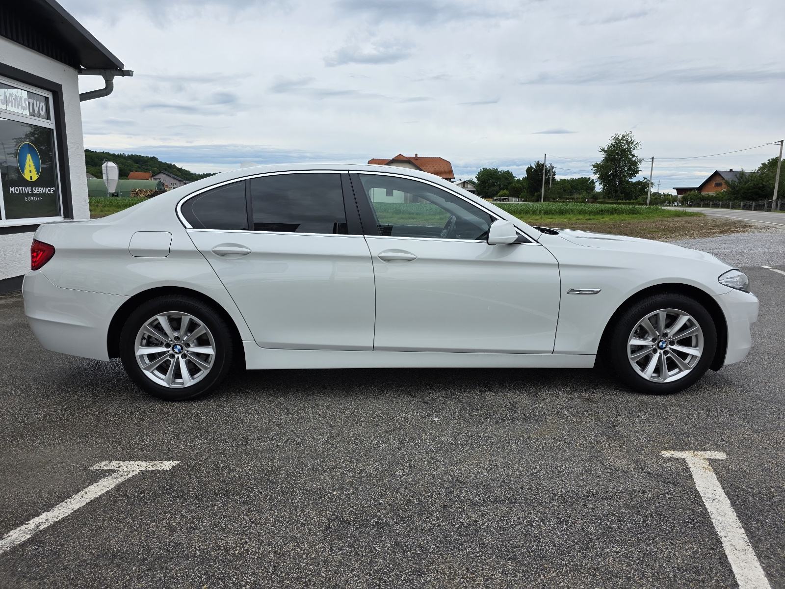 BMW serija 5 520i AUT.,135kw,1.vl.,SAMO 134.000km,BRZI KREDITI DO 10.g, fotografija 4