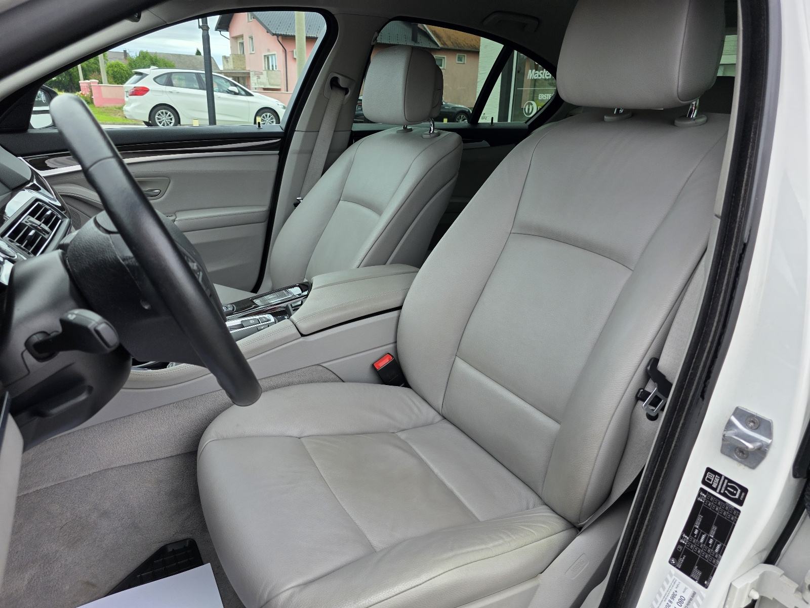 BMW serija 5 520i AUT.,135kw,1.vl.,SAMO 134.000km,BRZI KREDITI DO 10.g, fotografija 11