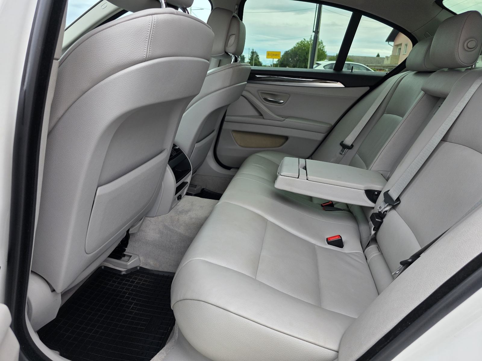 BMW serija 5 520i AUT.,135kw,1.vl.,SAMO 134.000km,BRZI KREDITI DO 10.g, fotografija 16