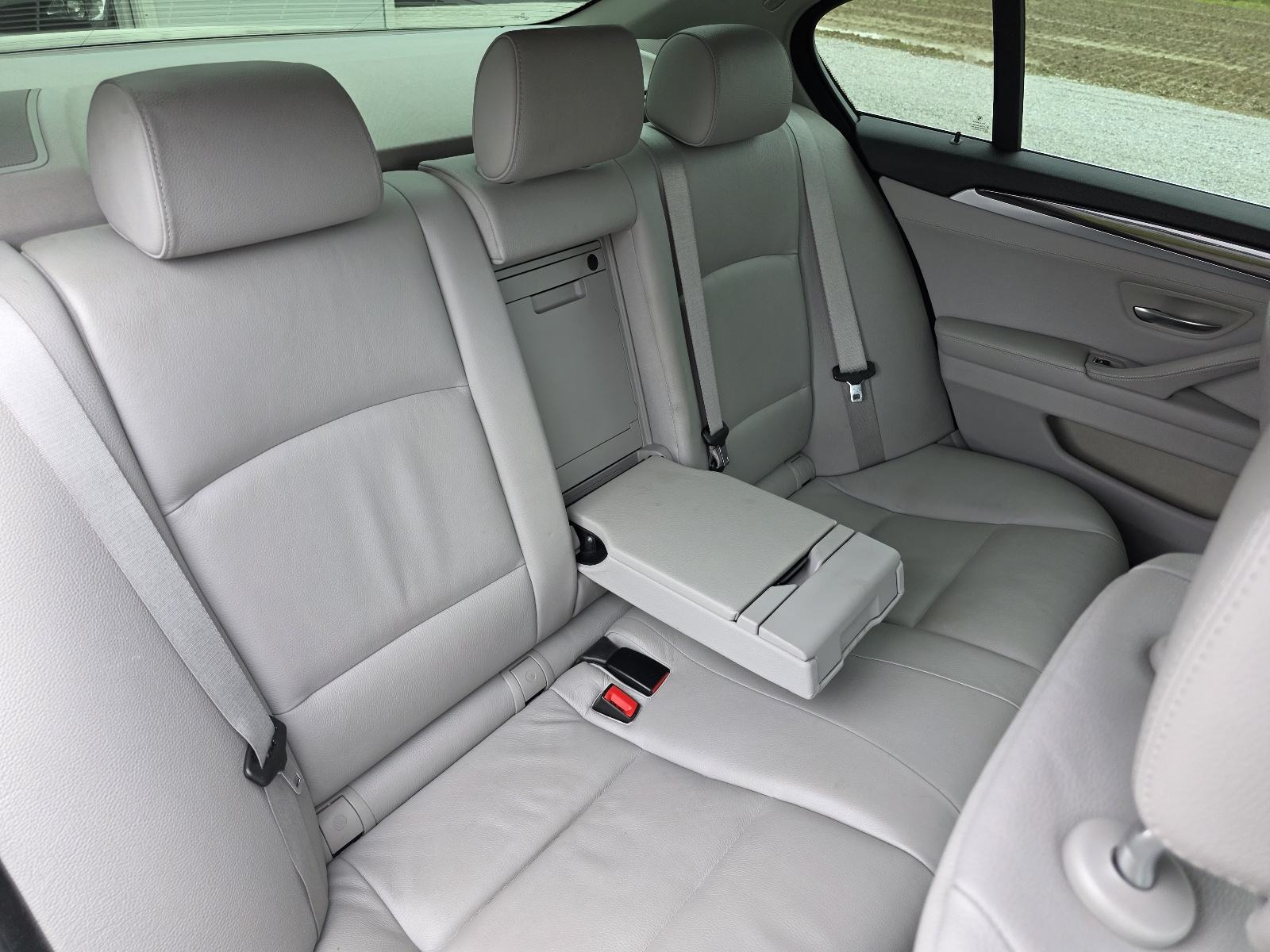 BMW serija 5 520i AUT.,135kw,1.vl.,SAMO 134.000km,BRZI KREDITI DO 10.g, fotografija 17