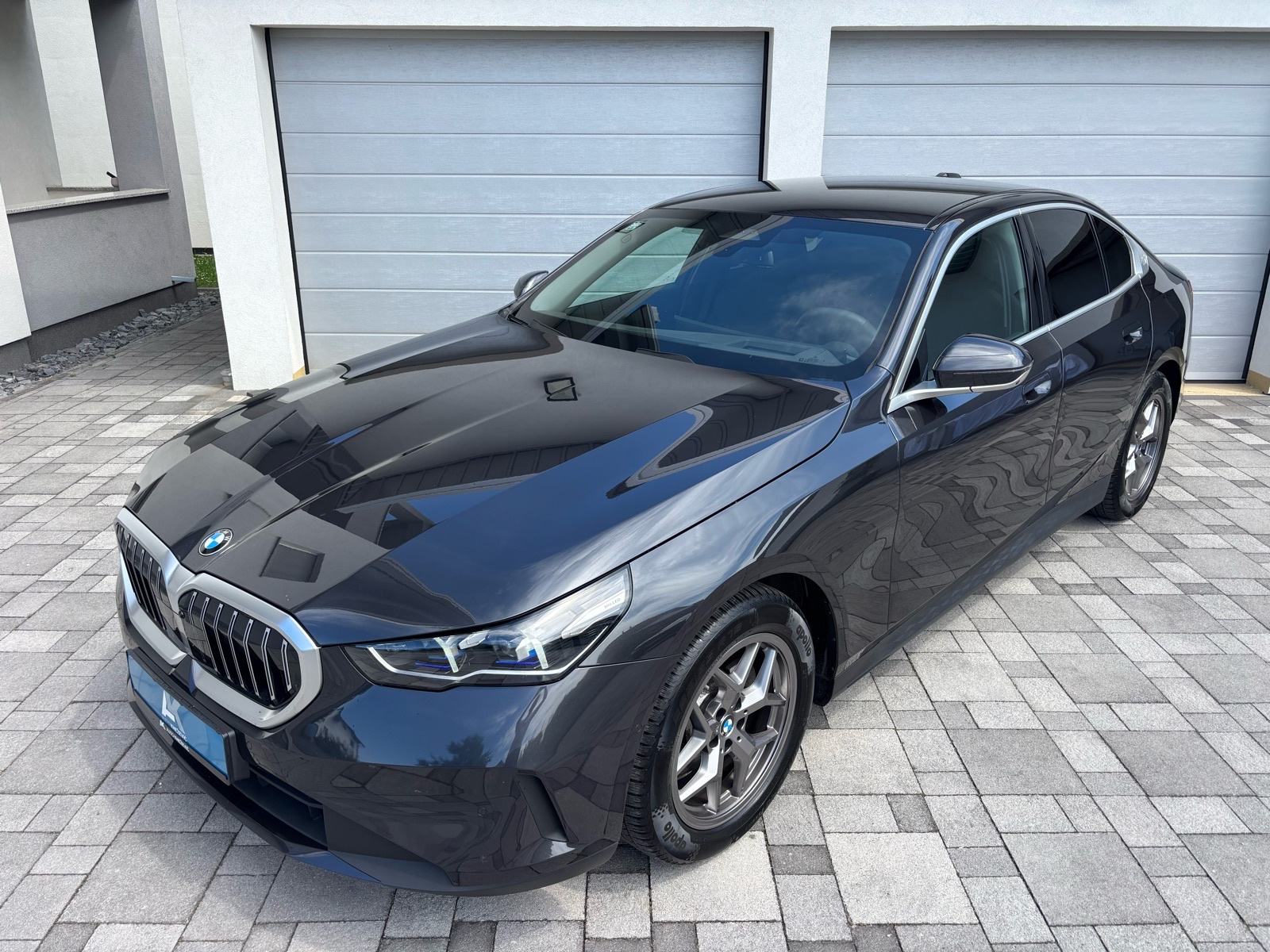 BMW serija 5 520i automatik •Buissnes• H&K• Head up•, fotografija 2