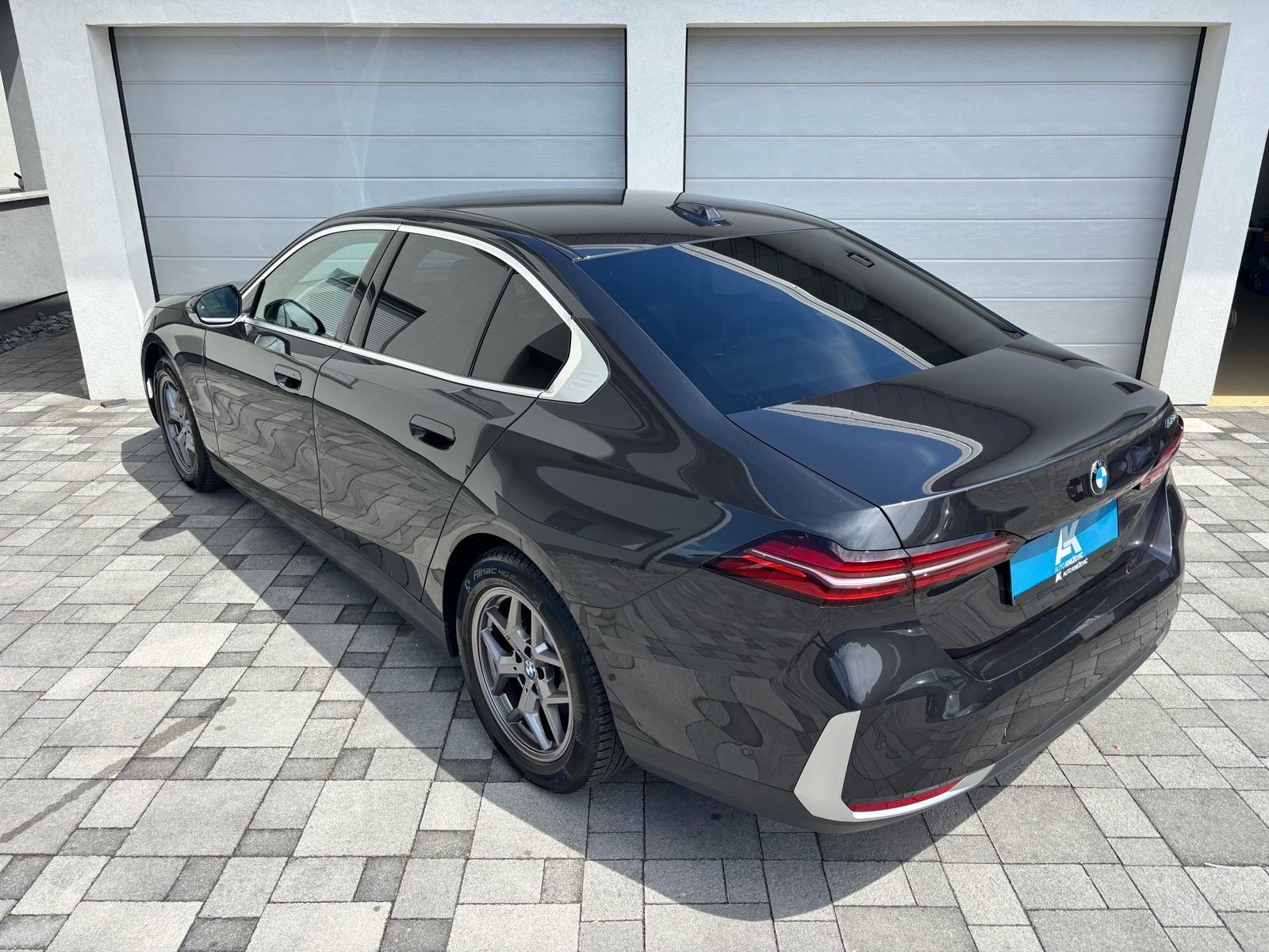 BMW serija 5 520i automatik •Buissnes• H&K• Head up•, fotografija 8