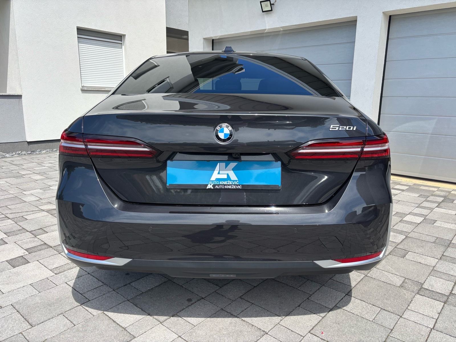 BMW serija 5 520i automatik •Buissnes• H&K• Head up•, fotografija 9