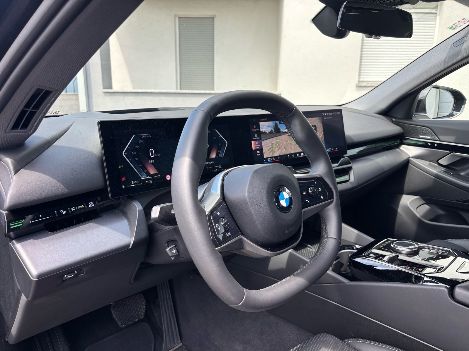 BMW serija 5 520i automatik •Buissnes• H&K• Head up•, fotografija 14