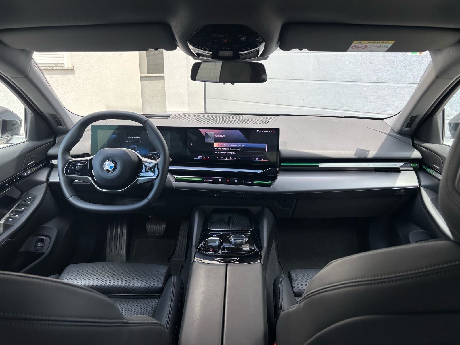 BMW serija 5 520i automatik •Buissnes• H&K• Head up•, fotografija 19