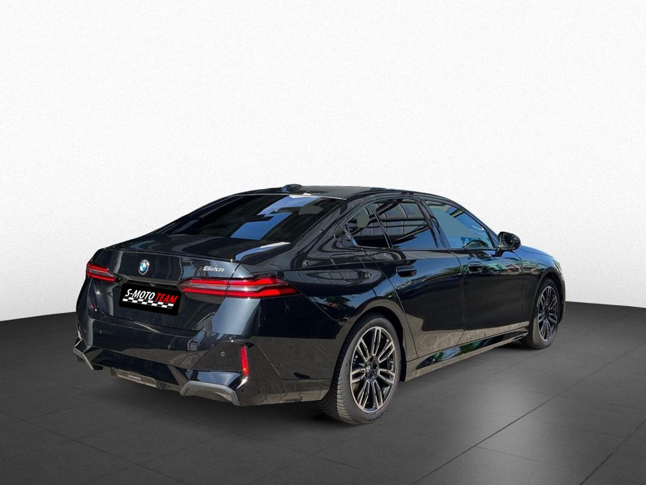 BMW serija 5 520i M-Sport Pro, fotografija 4