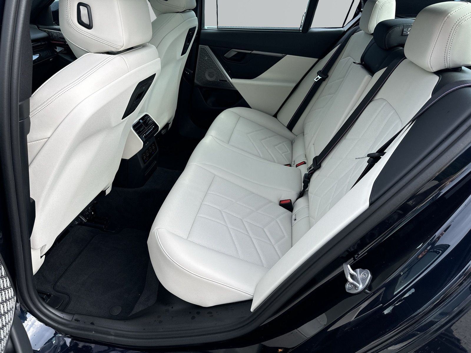 BMW serija 5 520i M-Sport Pro, fotografija 10