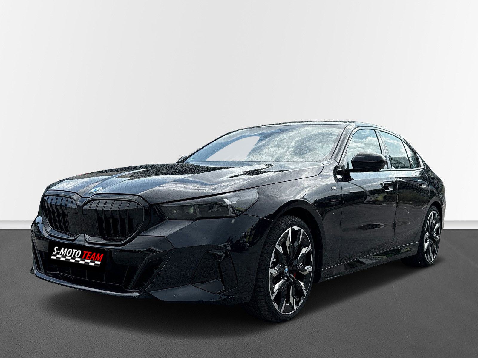 BMW serija 5 520i M-Sport Pro, fotografija 1