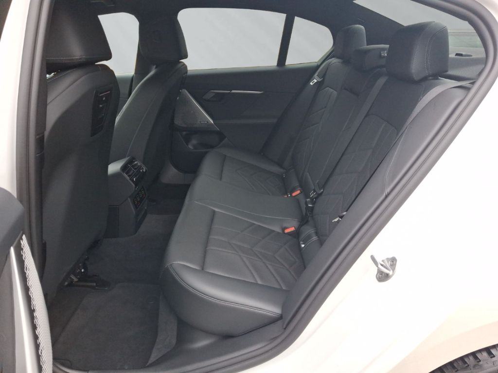 BMW serija 5 520i M-Sport, fotografija 9