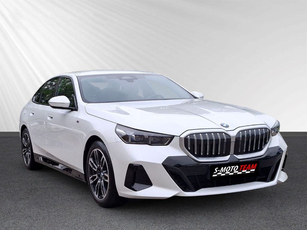 BMW serija 5 520i M-Sport, fotografija 3