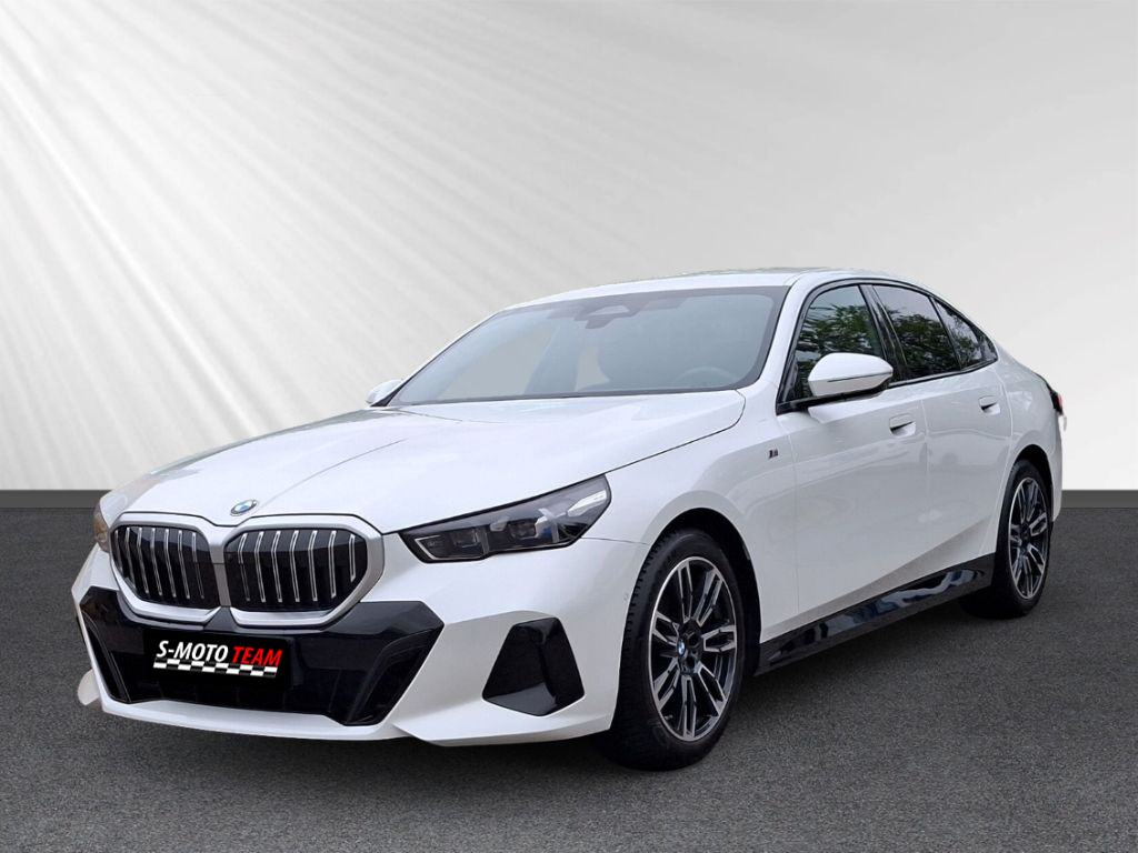 BMW serija 5 520i M-Sport, fotografija 1