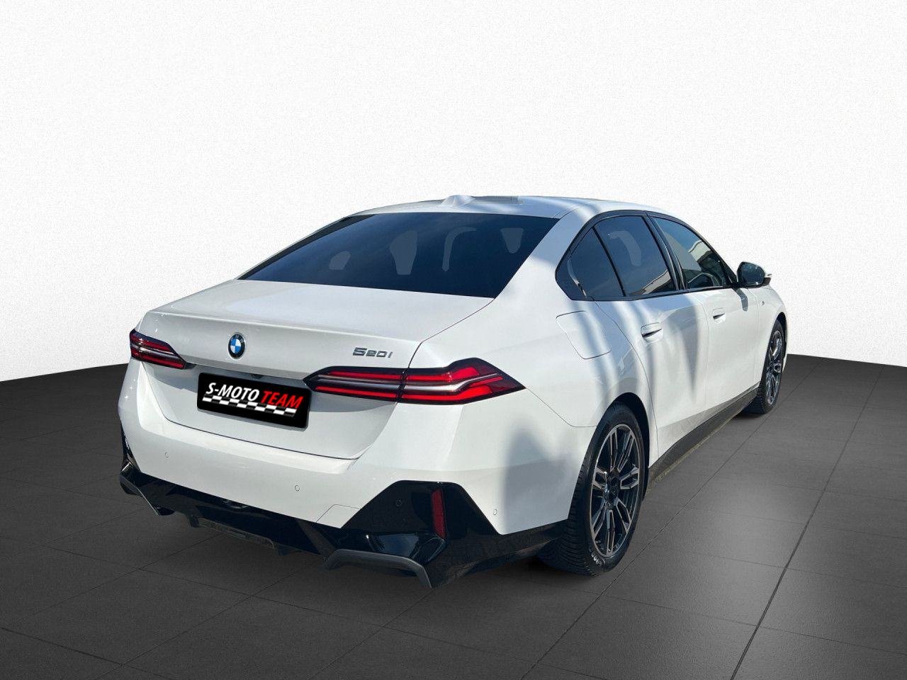 BMW serija 5 520i M-Sport, fotografija 5