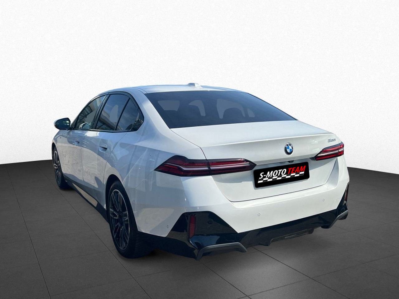 BMW serija 5 520i M-Sport, fotografija 4