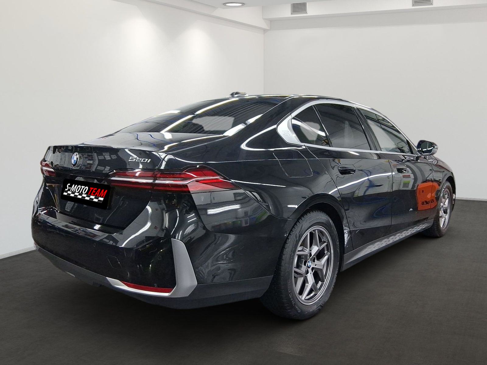 BMW serija 5 520i, fotografija 4