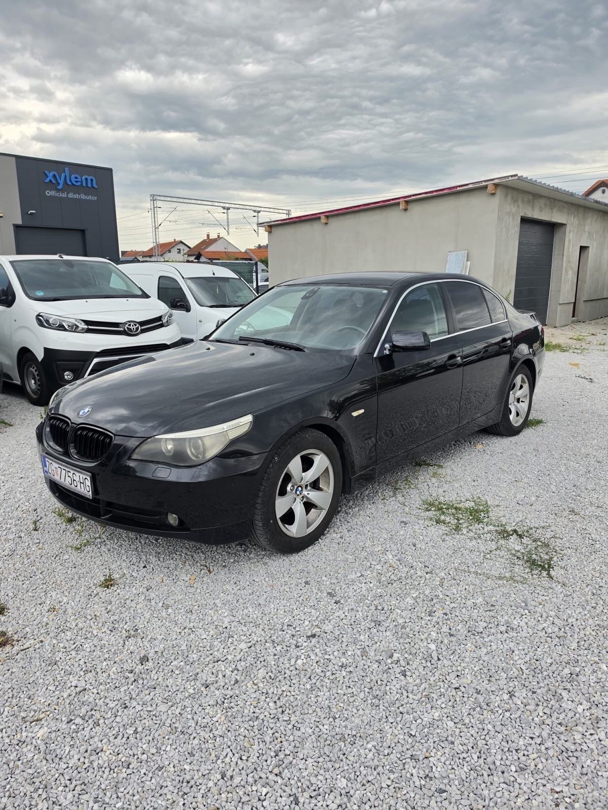 BMW serija 5 520i, fotografija 1