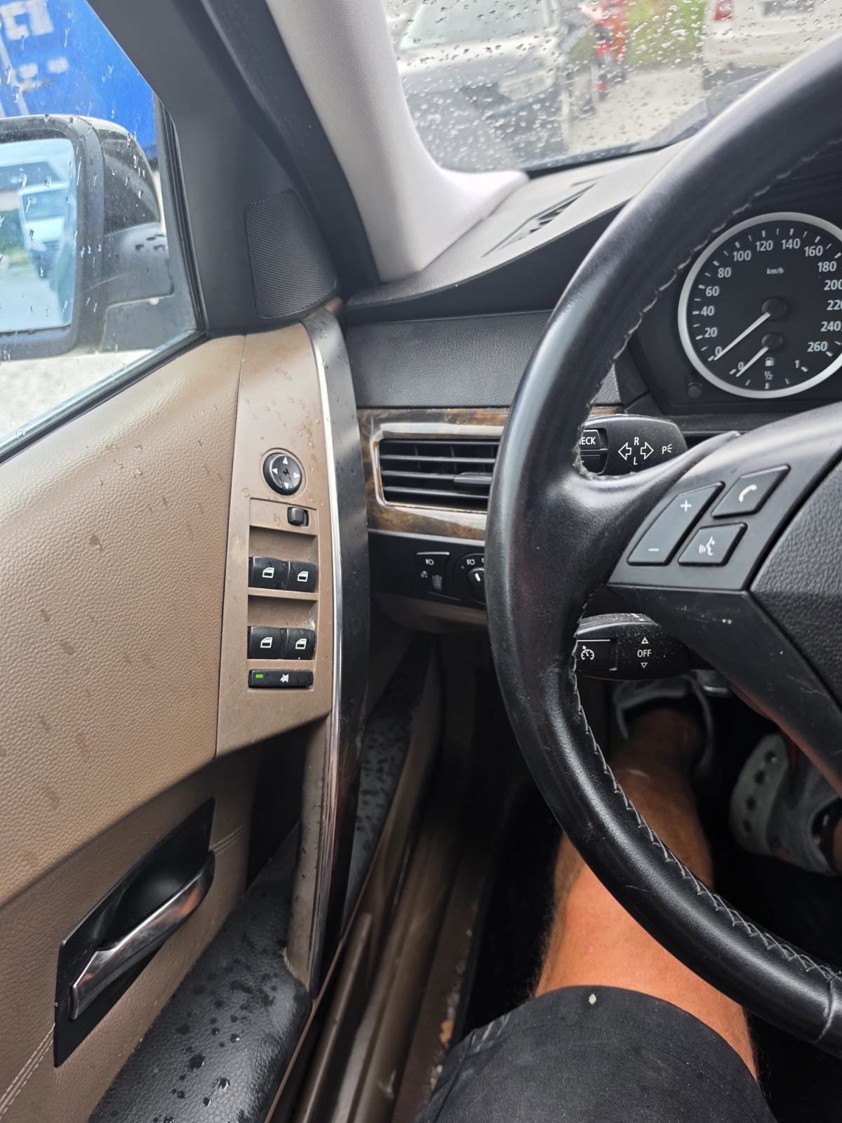 BMW serija 5 520i, fotografija 7