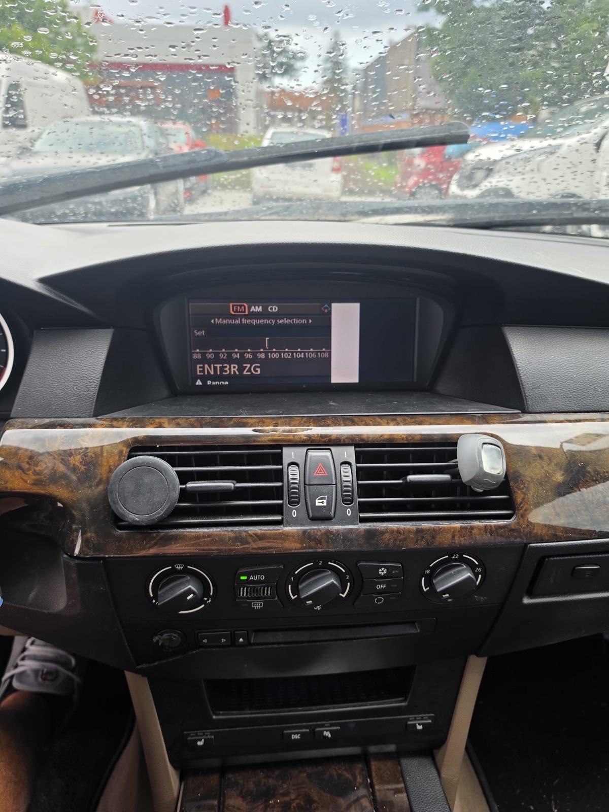 BMW serija 5 520i, fotografija 8