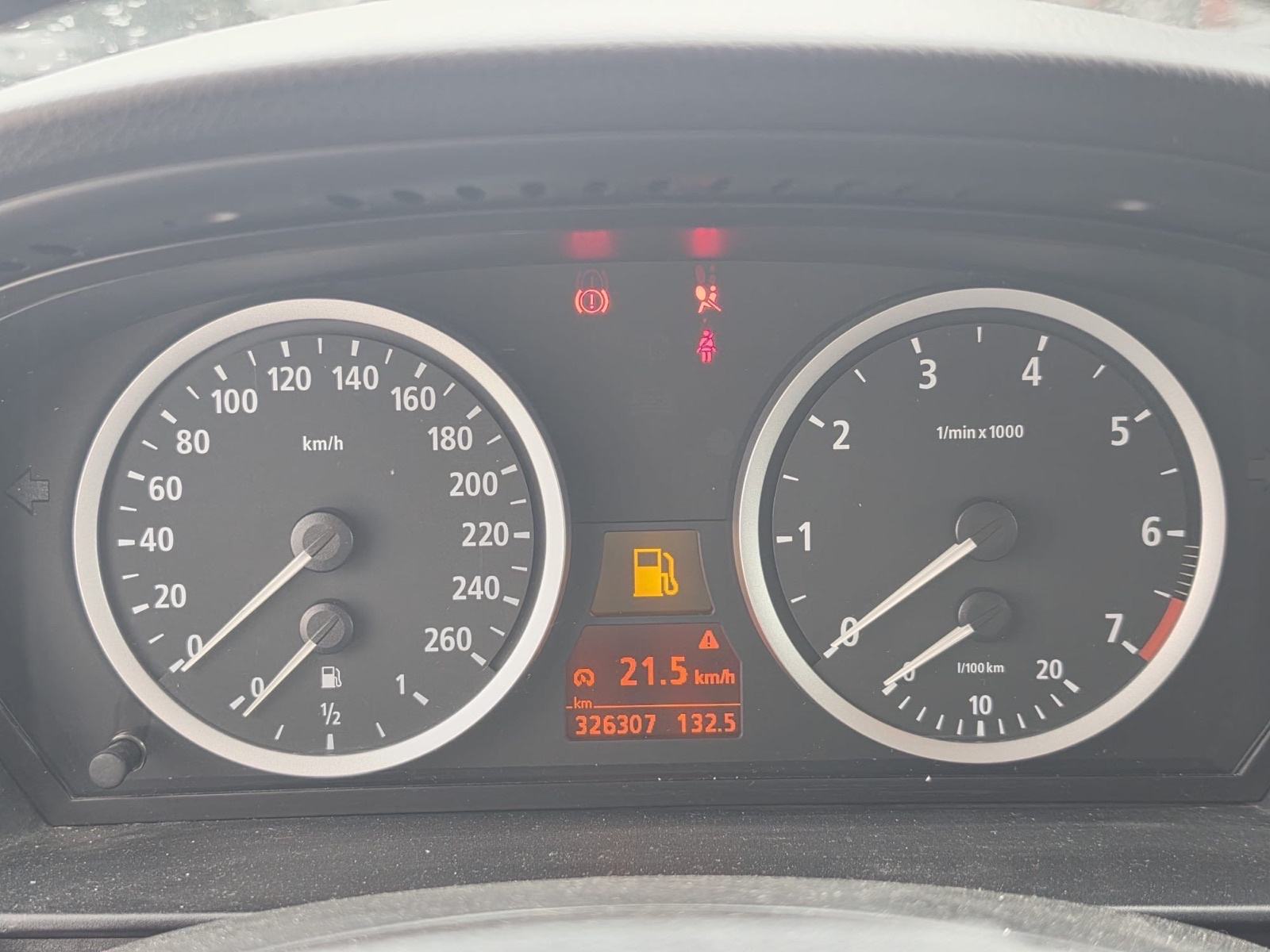 BMW serija 5 520i, fotografija 9