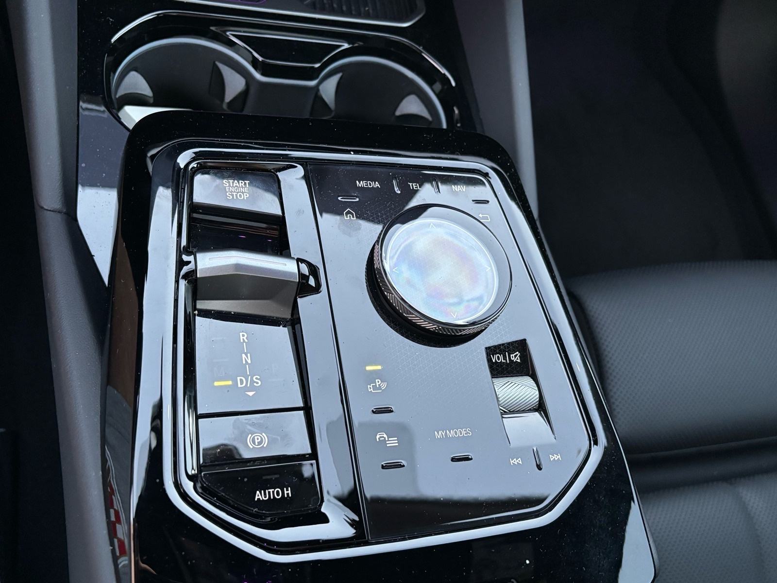 BMW serija 5 520d x-drive,M-paket,Pro,Iconic,Panorama,HUD, fotografija 12