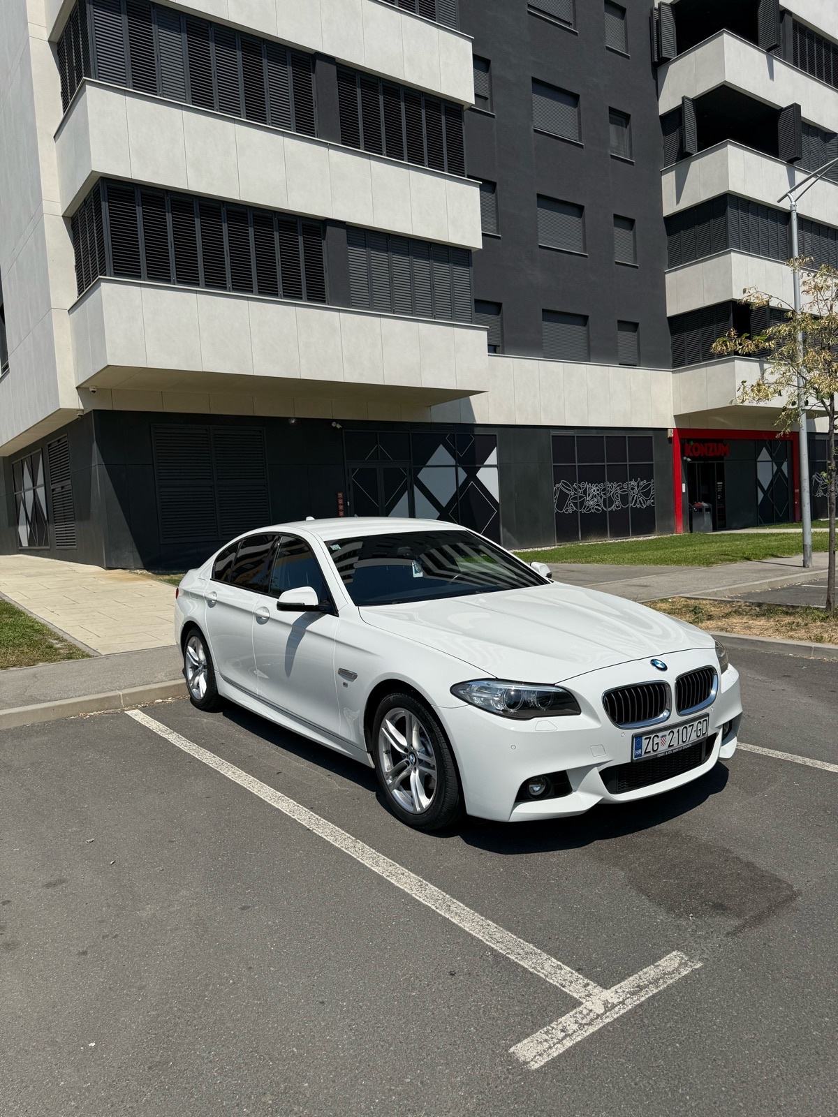 BMW serija 5 520xd automatik M-paket, fotografija 6