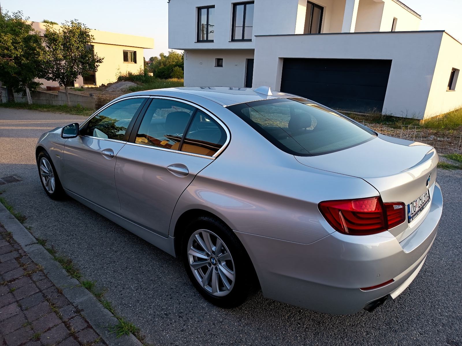 BMW serija 5 523i, fotografija 4