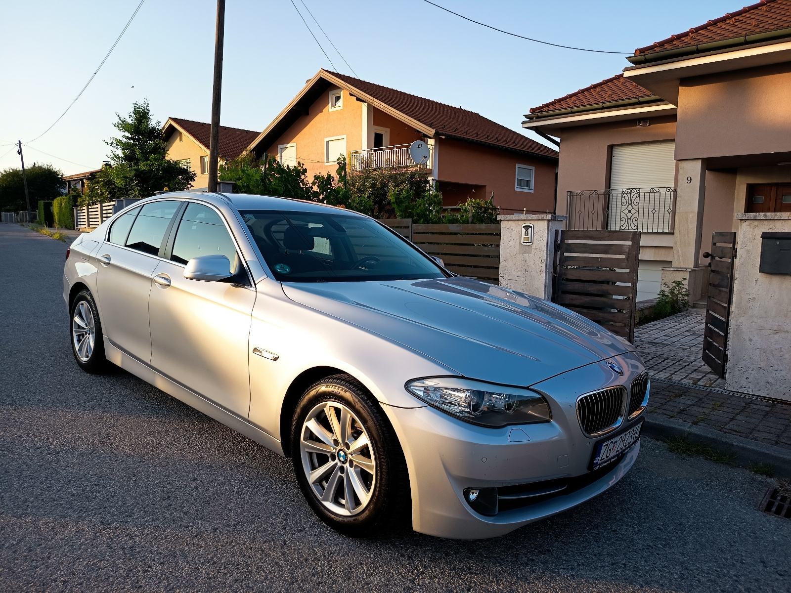 BMW serija 5 523i, fotografija 7
