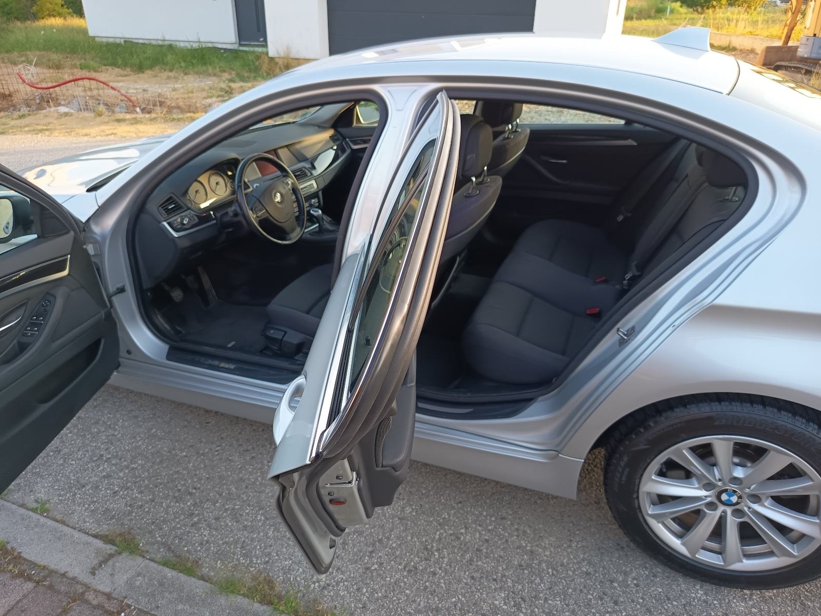 BMW serija 5 523i, fotografija 8