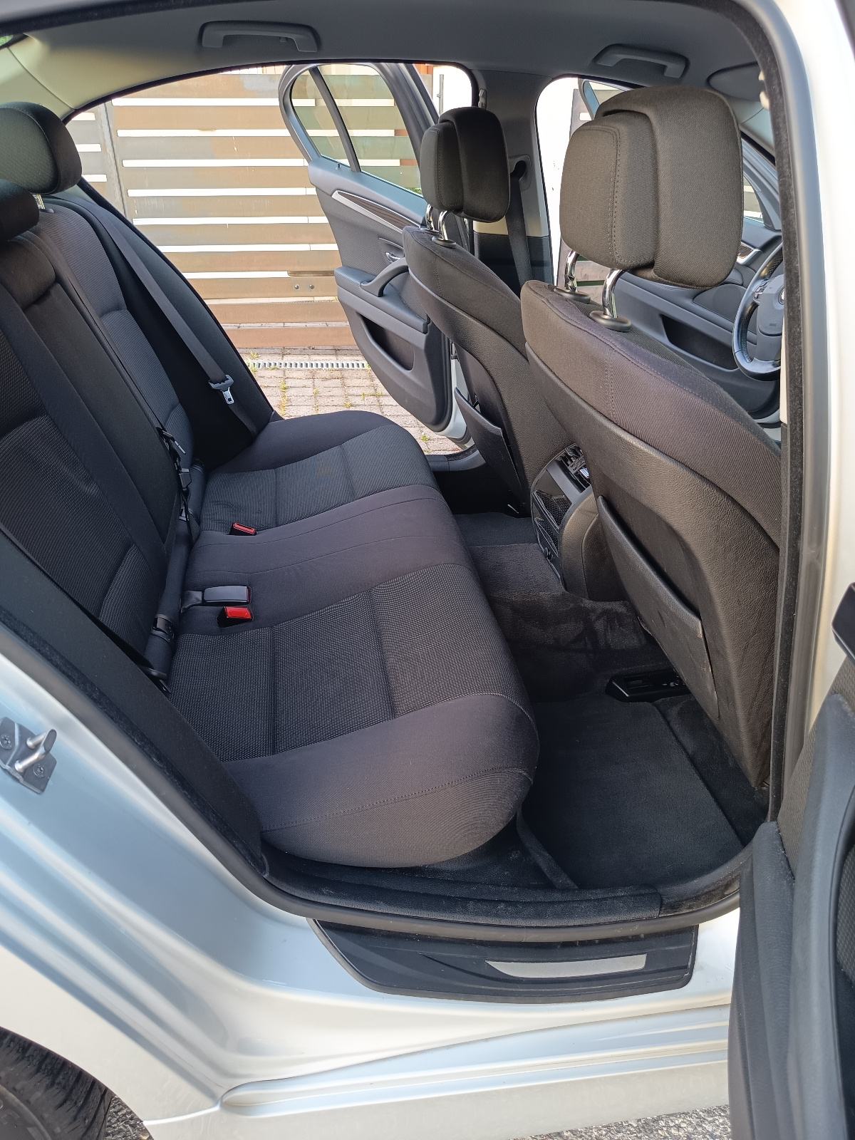 BMW serija 5 523i, fotografija 16