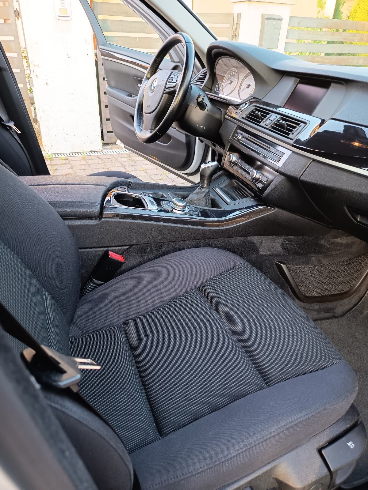 BMW serija 5 523i, fotografija 15