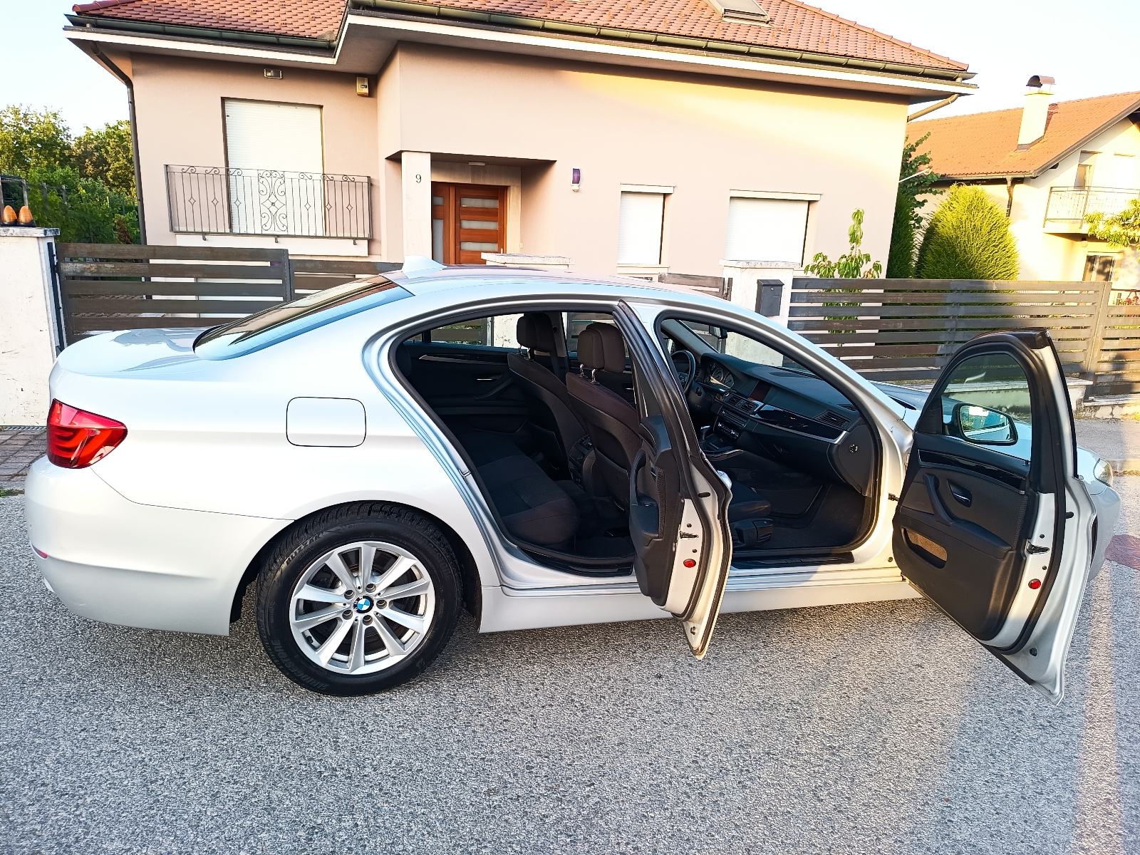 BMW serija 5 523i, fotografija 19