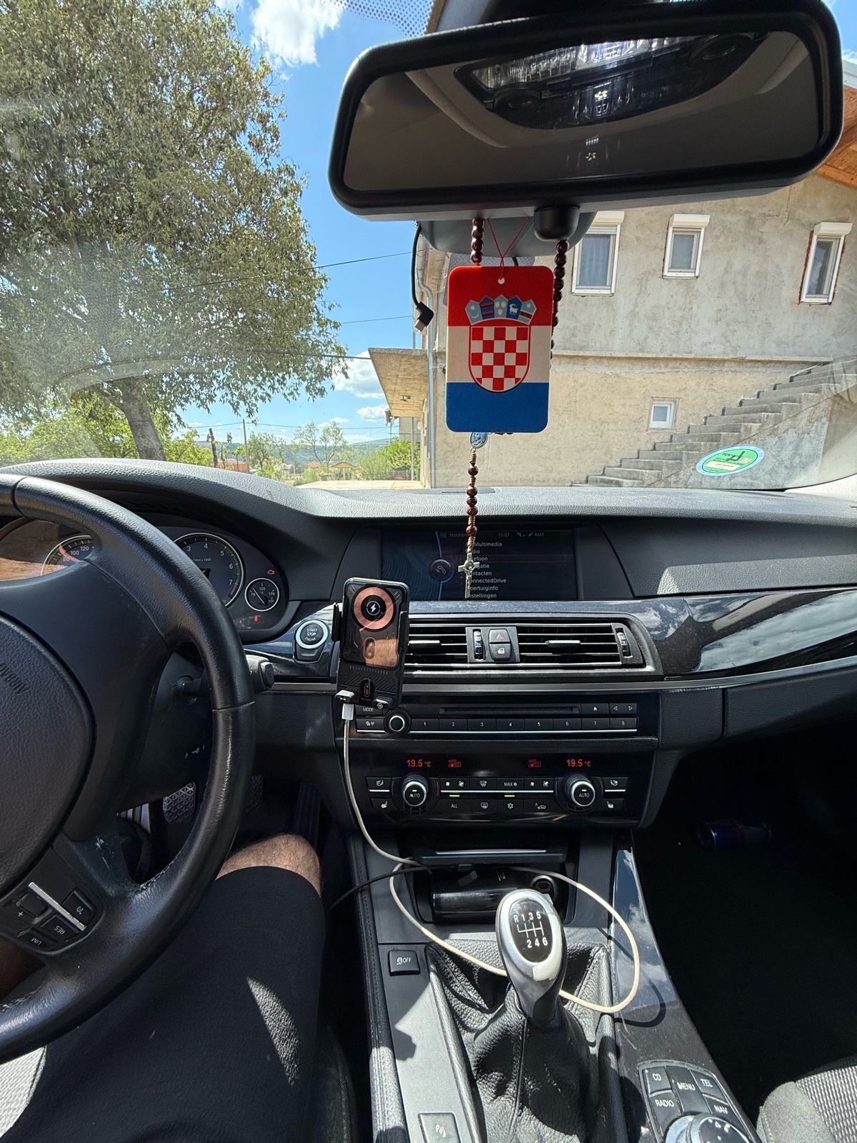 BMW serija 5 523i, fotografija 15