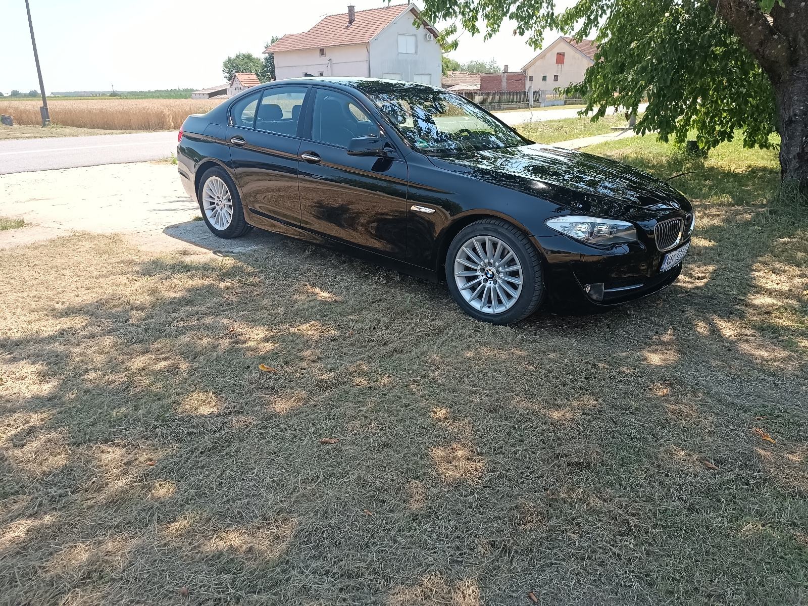 BMW serija 5 525d automatik, fotografija 4