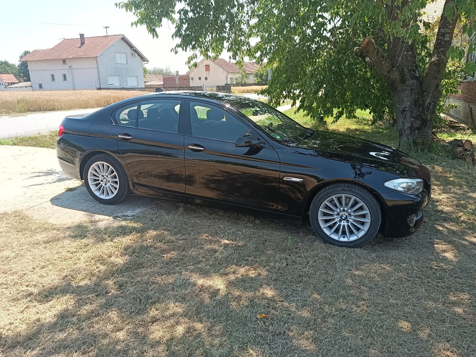 BMW serija 5 525d automatik, fotografija 9