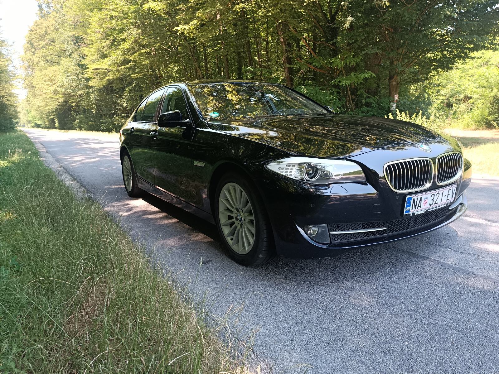 BMW serija 5 525d automatik, fotografija 11