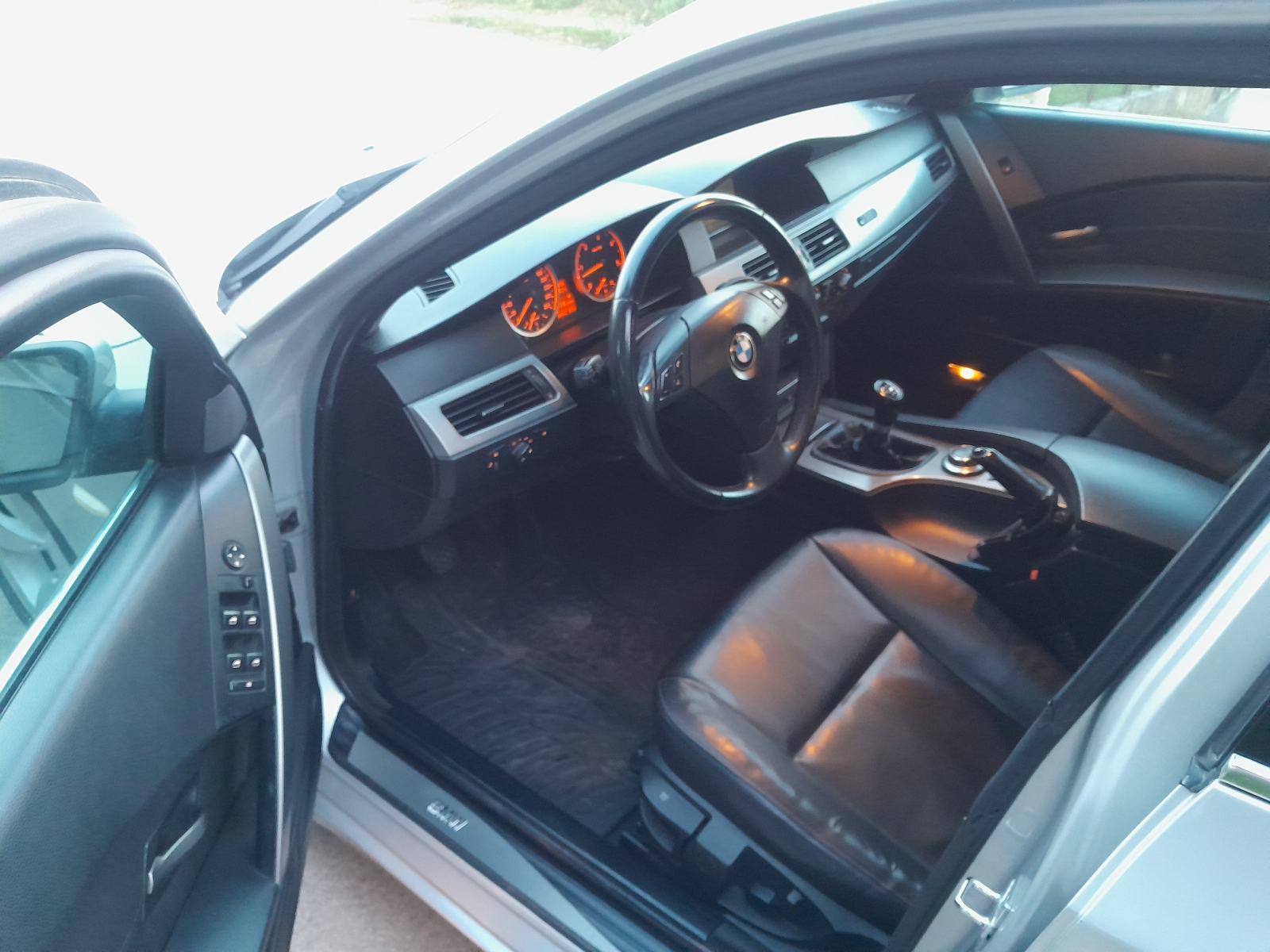 BMW serija 5 525d, fotografija 8