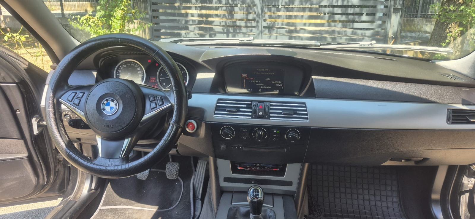 BMW serija 5 525d, fotografija 4