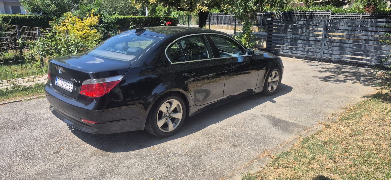 BMW serija 5 525d, fotografija 11